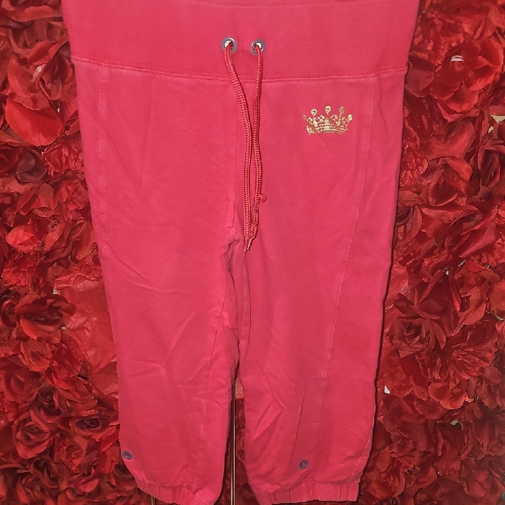 Prospirit Kids' Red Capri Joggers with Gold Crown Accent Size 7/8